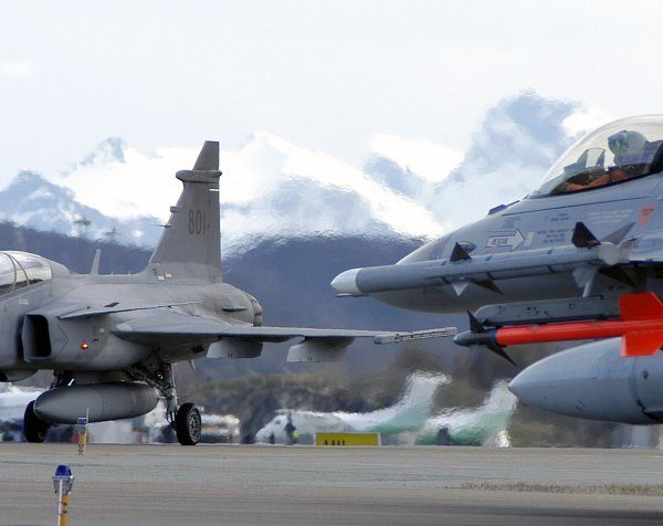 DOGFIGHT: The Gripen vs F-16 For India