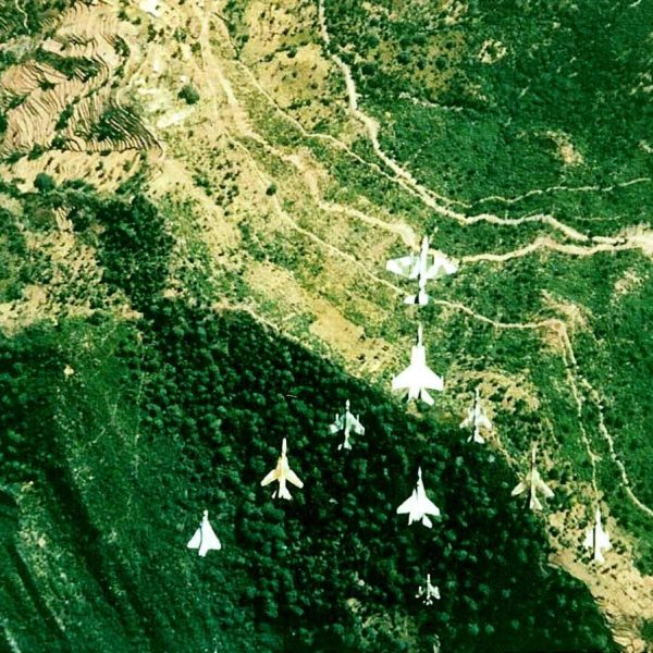 This Stunning Old Photo Of An IAF ‘Mammoth Formation’ Just Showed Up