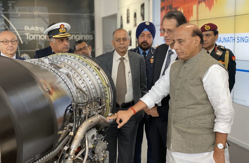 Rajnath’s Paris Visit Puts Spotlight On Indian Jet Engine’s Fight For Survival